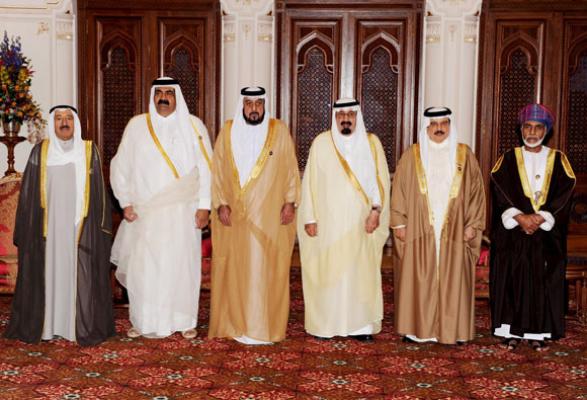 "ميدل إيست آي" تنتقد الأسر الخليجية الحاكمة بقسوة